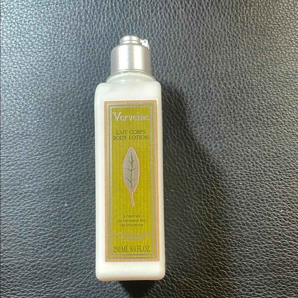 L'OCCITANE Cream and Green Moisturizing Body Oil
